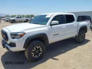 ✅ 2022 Toyota Tacoma SR • VIN: 3TMCZ5AN2NM490567 • Lot: 42471678. Wystawiony na IAAI z przebiegiem 26 894 mil. Bezpłatny archiwum sprzedaży aukcyjnych z USA i szczegółowy raport historii pojazdu na DreamBid. Zdjęcie 2.