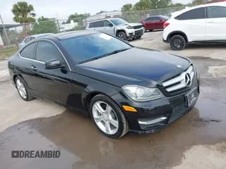 ✅ 2013 Mercedes-Benz C 250 • VIN: WDDGJ4HB6DG011970 • Lot: 41499440. Wystawiony na IAAI z przebiegiem 75 354 mil. Bezpłatny archiwum sprzedaży aukcyjnych z USA i szczegółowy raport historii pojazdu na DreamBid. Zdjęcie 1.