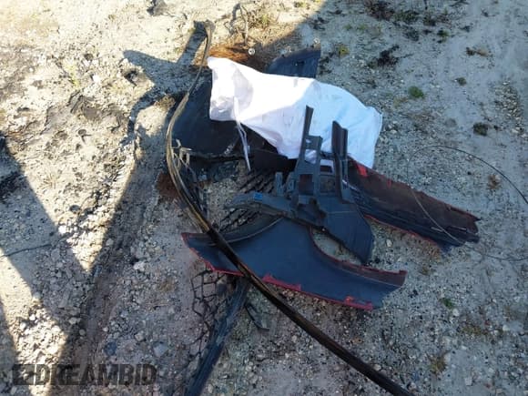 ✅ 2018 Mercedes-Benz C 300 • VIN: WDDWJ4KB9JF693250 • Lot: 41444482. Listed on IAAI with Not provided. Free auction sales archive from the USA and detailed vehicle history report at DreamBid. Image 12.