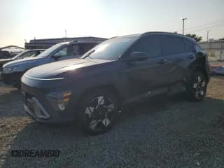 ✅ 2025 Hyundai Kona SEL Convenience • VIN: KM8HC3AB2SU222607 • Lot: 64333195. Listed on Copart with 5,843 mi. Free auction sales archive from the USA and detailed vehicle history report at DreamBid. Image 1.