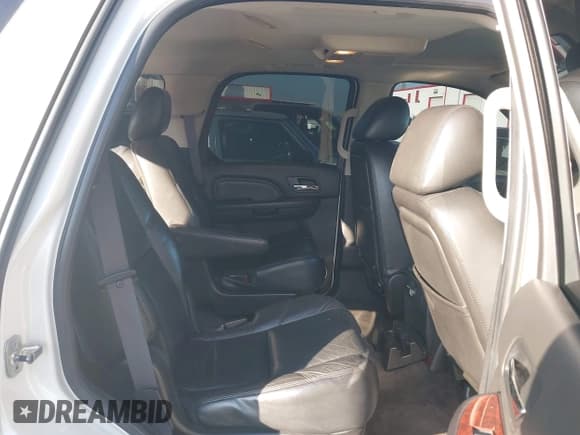 ✅ 2011 Cadillac Escalade Premium • VIN: 1GYS4CEF7BR134346 • Лот: 43465202. Опубликован ранее на IAAI с пробегом 104 473 миль. Бесплатный доступ к архиву аукционных продаж из США и подробный отчёт об истории автомобиля на DreamBid. Изображение 8.