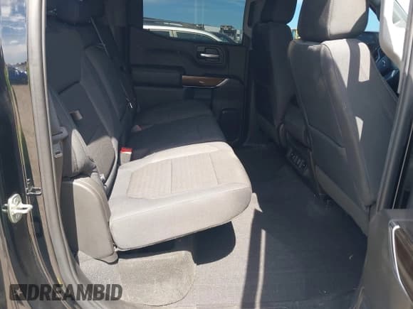 ✅ 2019 Chevrolet Silverado 1500 RST • VIN: 1GCUYEED1KZ113800 • Lot: 43293909. Wystawiony na IAAI z przebiegiem 115 803 mil. Bezpłatny archiwum sprzedaży aukcyjnych z USA i szczegółowy raport historii pojazdu na DreamBid. Zdjęcie 8.