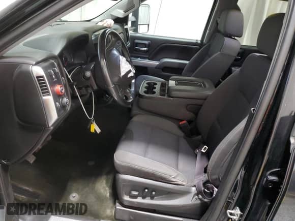 2017 Chevrolet Silverado 1500 LT с VIN 1GCVKREC7HZ394157, выставлен на аукционе Copart как лот 84438695 с пробегом 71 966 миль миль и Списание • Salvage title. История ставок и продаж доступна на DreamBid. Изображение 7.