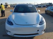 ✅ 2023 Tesla Model Y Performance • VIN: 7SAYGDEF4PF738918 • Lot: 43778543. Wystawiony na IAAI z przebiegiem 71 321 mil. Bezpłatny archiwum sprzedaży aukcyjnych z USA i szczegółowy raport historii pojazdu na DreamBid. Zdjęcie 12.