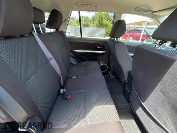 ✅ 2011 Suzuki Grand Vitara Premium • VIN: JS3TE0D23B4100407 • Lot: 71732535. Wystawiony na Copart z przebiegiem 98 575 mil. Bezpłatny archiwum sprzedaży aukcyjnych z USA i szczegółowy raport historii pojazdu na DreamBid. Zdjęcie 6.