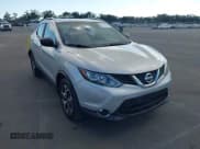 ✅ 2017 Nissan Rogue SV • VIN: JN1BJ1CP3HW031517 • Lot: 43516455. Listed on IAAI with 33,609 mi. Free auction sales archive from the USA and detailed vehicle history report at DreamBid. Image 1.