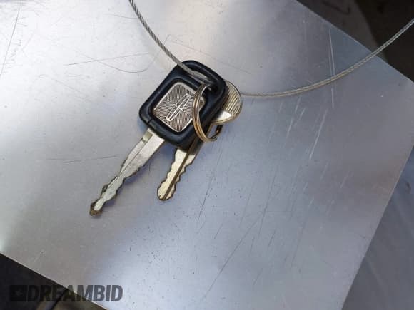 ✅ 1989 Lincoln Continental • VIN: 1LNLM9846KY797951 • Лот: 42957903. Опубликован ранее на IAAI с пробегом 62 374 миль. Бесплатный доступ к архиву аукционных продаж из США и подробный отчёт об истории автомобиля на DreamBid. Изображение 11.