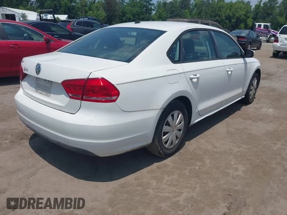 ✅ 2013 Volkswagen Passat S • VIN: 1VWAP7A3XDC028293 • Lot: 42602692. Listed on IAAI with 210,573 mi. Free auction sales archive from the USA and detailed vehicle history report at DreamBid. Image 4.