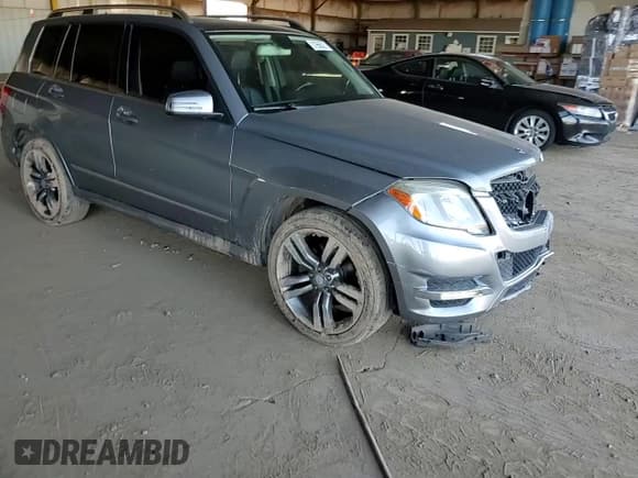 ✅ 2013 Mercedes-Benz GLK 350 • VIN: WDCGG5HB5DG071571 • Lot: 81956525. Wystawiony na Copart z przebiegiem 140 885 mil. Bezpłatny archiwum sprzedaży aukcyjnych z USA i szczegółowy raport historii pojazdu na DreamBid. Zdjęcie 13.