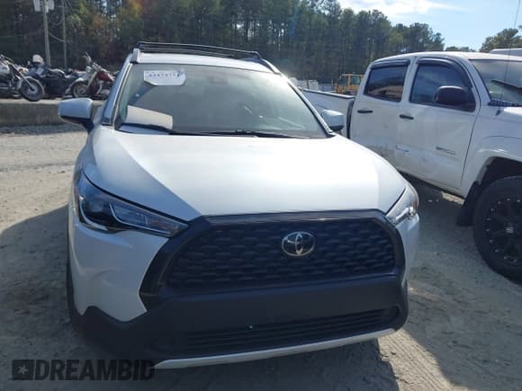 ✅ 2022 Toyota Corolla Cross LE • VIN: 7MUBAABG5NV021538 • Lot: 43474751. Wystawiony na IAAI z przebiegiem 81 009 mil. Bezpłatny archiwum sprzedaży aukcyjnych z USA i szczegółowy raport historii pojazdu na DreamBid. Zdjęcie 12.