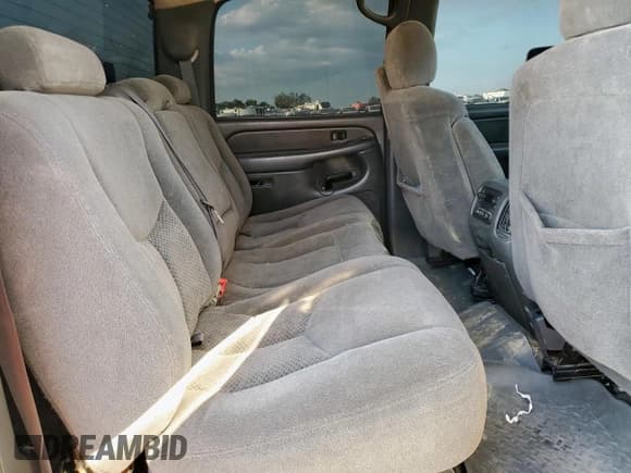 ✅ 2005 Chevrolet Silverado 2500HD LS • VIN: 1GCHK23275F936725 • Lot: 80801935. Listed on Copart with 253,563 mi. Free auction sales archive from the USA and detailed vehicle history report at DreamBid. Image 10.