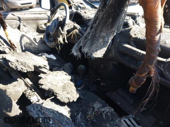 ✅ 2018 Jeep Renegade Latitude • VIN: ZACCJBBB5JPG73222 • Lot: 43252712. Wystawiony na IAAI z przebiegiem Nie podano. Bezpłatny archiwum sprzedaży aukcyjnych z USA i szczegółowy raport historii pojazdu na DreamBid. Zdjęcie 5.