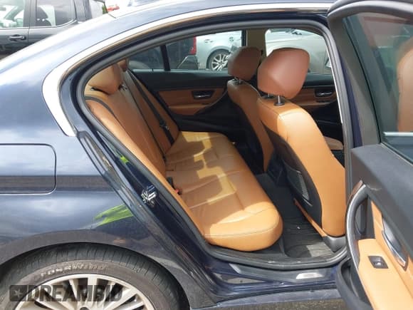 ✅ 2012 BMW 3 Series 335i • VIN: WBA3A9G51CNN67550 • Лот: 42242373. Опубликован ранее на IAAI с пробегом 89 470 миль. Бесплатный доступ к архиву аукционных продаж из США и подробный отчёт об истории автомобиля на DreamBid. Изображение 8.