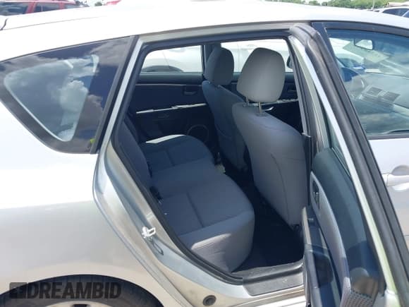 ✅ 2007 Mazda 3 S Grand Touring • VIN: JM1BK343X71640858 • Лот: 42338492. Опубликован ранее на IAAI с пробегом 125 279 миль. Бесплатный доступ к архиву аукционных продаж из США и подробный отчёт об истории автомобиля на DreamBid. Изображение 8.