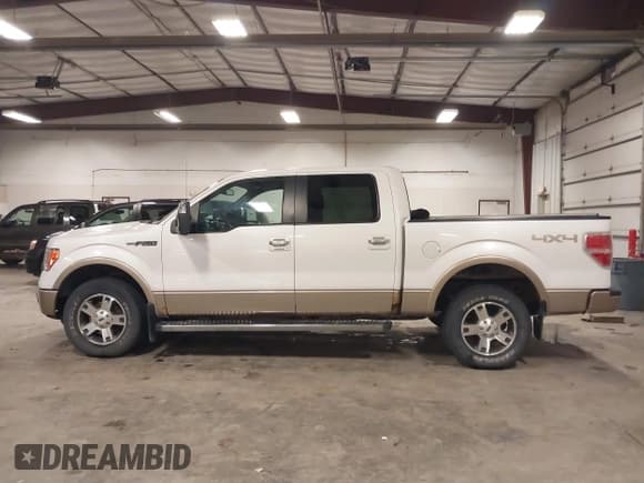 ✅ 2011 Ford F-150 Lariat • VIN: 1FTFW1E64BFA62366 • Lot: 42190126. Wystawiony na IAAI z przebiegiem 148 147 mil. Bezpłatny archiwum sprzedaży aukcyjnych z USA i szczegółowy raport historii pojazdu na DreamBid. Zdjęcie 14.