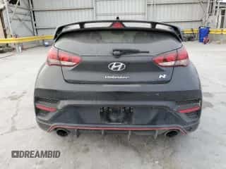 2022 Hyundai Veloster z VIN KMHT36AH7NU013979, wystawiony jako Copart lot #49101225 z przebiegiem 26 474 mil mil oraz Szkoda całkowita • Salvage title. Historia ofert i sprzedaży dostępna na DreamBid. Obrazek 6.