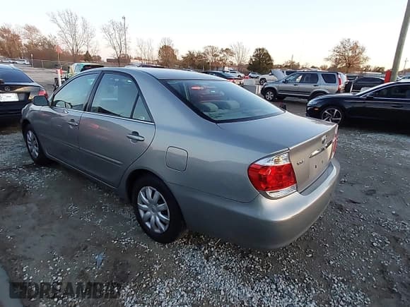 ✅ 2005 Toyota Camry SE • VIN: 4T1BE32K45U557807 • Lot: 43696415. Listed on IAAI with 118,918 mi. Free auction sales archive from the USA and detailed vehicle history report at DreamBid. Image 3.