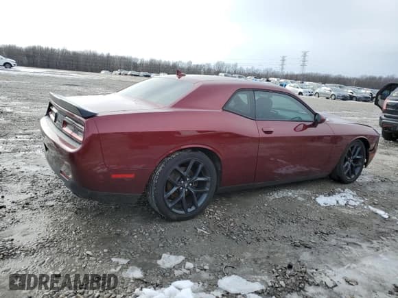 ✅ 2021 Dodge Challenger R/T • VIN: 2C3CDZBT7MH510249 • Lot: 37713864. Wystawiony na Copart z przebiegiem 72 288 mil. Bezpłatny archiwum sprzedaży aukcyjnych z USA i szczegółowy raport historii pojazdu na DreamBid. Zdjęcie 3.