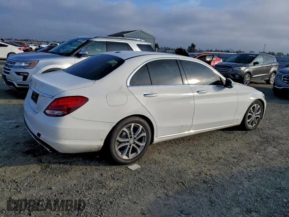 ✅ 2017 Mercedes-Benz C 300 • VIN: 55SWF4JB9HU202122 • Lot: 95088255. Wystawiony na Copart z przebiegiem 177 521 mil. Bezpłatny archiwum sprzedaży aukcyjnych z USA i szczegółowy raport historii pojazdu na DreamBid. Zdjęcie 3.