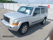 ✅ 2007 Jeep Commander Sport • VIN: 1J8HG48K67C633860 • Lot: 42670080. Wystawiony na IAAI z przebiegiem 227 412 mil. Bezpłatny archiwum sprzedaży aukcyjnych z USA i szczegółowy raport historii pojazdu na DreamBid. Zdjęcie 2.