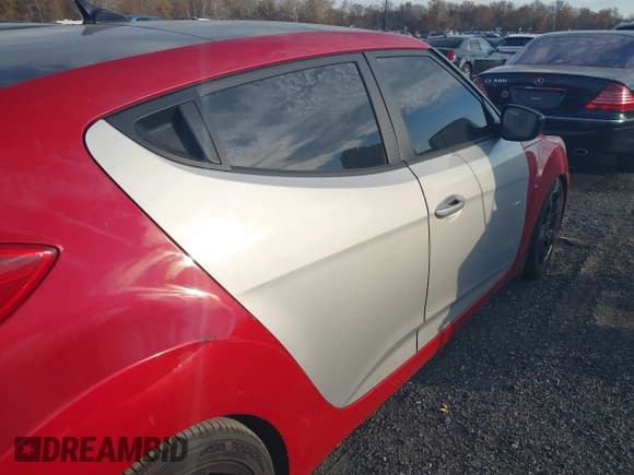 ✅ 2014 Hyundai Veloster • VIN: KMHTC6ADXEU183184 • Lot: 43638482. Wystawiony na IAAI z przebiegiem Nie podano. Bezpłatny archiwum sprzedaży aukcyjnych z USA i szczegółowy raport historii pojazdu na DreamBid. Zdjęcie 6.