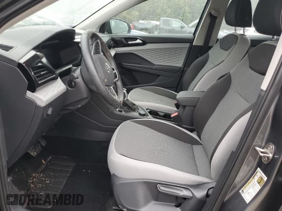 ✅ 2024 Volkswagen Taos S • VIN: 3VV8X7B22RM060654 • Lot: 72091025. Wystawiony na Copart z przebiegiem 17 260 mil. Bezpłatny archiwum sprzedaży aukcyjnych z USA i szczegółowy raport historii pojazdu na DreamBid. Zdjęcie 7.