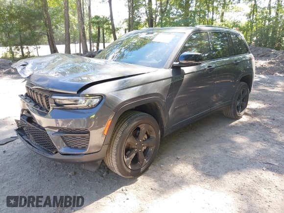 ✅ 2023 Jeep Grand Cherokee Altitude • VIN: 1C4RJGAG7PC601620 • Лот: 43129675. Опубликован ранее на IAAI с пробегом 25 862 миль. Бесплатный доступ к архиву аукционных продаж из США и подробный отчёт об истории автомобиля на DreamBid. Изображение 2.