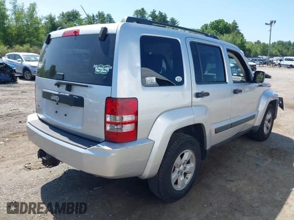 ✅ 2009 Jeep Liberty Rocky Mountain • VIN: 1J8GN28K49W525647 • Lot: 42400382. Wystawiony na IAAI z przebiegiem 131 820 mil. Bezpłatny archiwum sprzedaży aukcyjnych z USA i szczegółowy raport historii pojazdu na DreamBid. Zdjęcie 4.