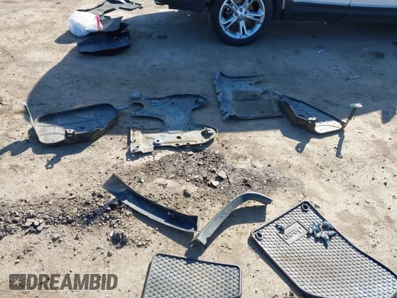 ✅ 2022 Jeep Cherokee Trailhawk • VIN: 1C4PJMBX5ND553336 • Lot: 41930991. Listed on IAAI with 40,832 mi. Free auction sales archive from the USA and detailed vehicle history report at DreamBid. Image 12.