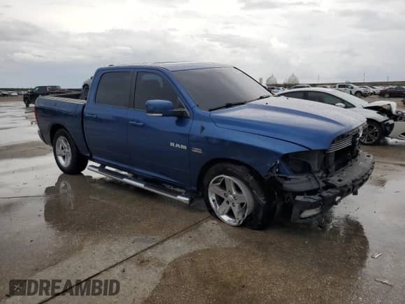 ✅ 2010 Dodge 1500 Sport • VIN: 1D7RB1CT6AS181145 • Лот: 60890935. Размещён на Copart с пробегом 102 857 миль миль. Получите бесплатный доступ к архиву аукционных продаж из США и посмотрите подробный отчёт об истории автомобиля на DreamBid. Изображение 4.