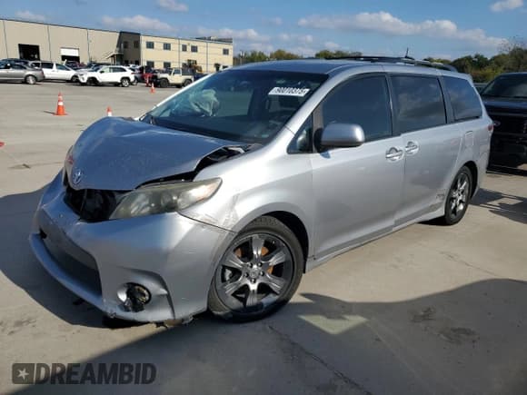 ✅ 2011 Toyota Sienna SE • VIN: 5TDXK3DC1BS041655 • Lot: 90010375. Listed on Copart with 249,916 mi. Free auction sales archive from the USA and detailed vehicle history report at DreamBid. Image 1.