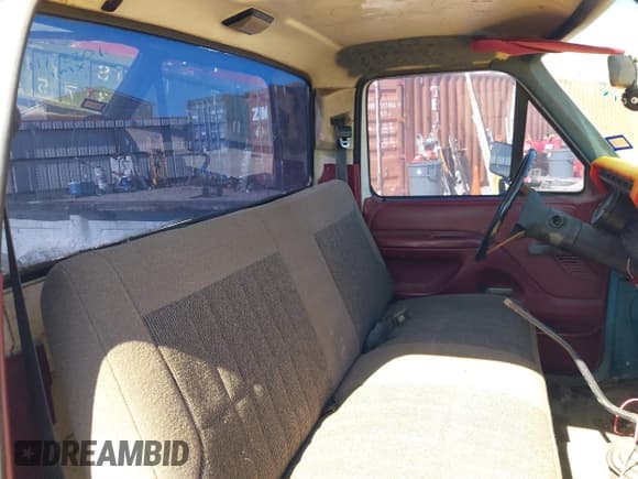 ✅ 1984 Ford F-150 • VIN: 1FTCF15G2EKA85474 • Lot: 41722201. Listed on IAAI with 80,978 mi. Free auction sales archive from the USA and detailed vehicle history report at DreamBid. Image 8.