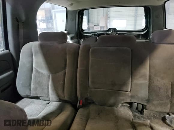 ✅ 2004 Chevrolet Suburban LS • VIN: 1GNFK16Z94J234595 • Лот: 46454795. Опубликован ранее на Copart с пробегом 270 810 миль. Бесплатный доступ к архиву аукционных продаж из США и подробный отчёт об истории автомобиля на DreamBid. Изображение 10.