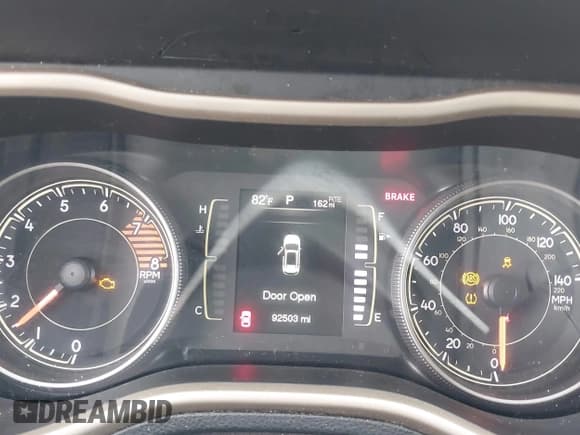 ✅ 2017 Jeep Cherokee Latitude • VIN: 1C4PJMCS9HW649143 • Lot: 42646609. Wystawiony na IAAI z przebiegiem 92 503 mil. Bezpłatny archiwum sprzedaży aukcyjnych z USA i szczegółowy raport historii pojazdu na DreamBid. Zdjęcie 7.