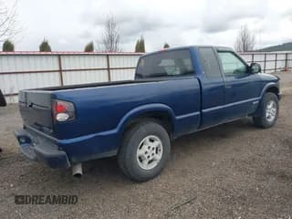 ✅ 2001 Chevrolet S-10 LS • VIN: 1GCDT19W418141534 • Лот: 41856050. Опубликован ранее на IAAI с пробегом 236 862 миль. Бесплатный доступ к архиву аукционных продаж из США и подробный отчёт об истории автомобиля на DreamBid. Изображение 4.
