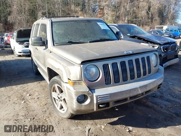 ✅ 2008 Jeep Patriot Limited • VIN: 1J8FF48W18D567128 • Lot: 43899454. Listed on IAAI with Not provided. Free auction sales archive from the USA and detailed vehicle history report at DreamBid. Image 1.