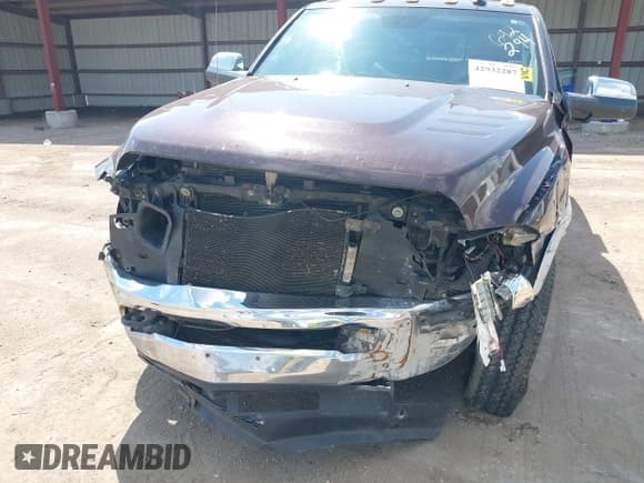 ✅ 2015 Ram 2500 Laramie • VIN: 3C6UR5NL0FG557882 • Лот: 42932287. Опубликован ранее на IAAI с пробегом 359 946 миль. Бесплатный доступ к архиву аукционных продаж из США и подробный отчёт об истории автомобиля на DreamBid. Изображение 6.