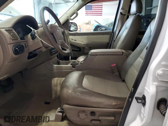 ✅ 2004 Ford Explorer Eddie Bauer • VIN: 1FMZU74K14ZB39180 • Lot: 63325815. Wystawiony na Copart z przebiegiem 131 309 mil. Bezpłatny archiwum sprzedaży aukcyjnych z USA i szczegółowy raport historii pojazdu na DreamBid. Zdjęcie 7.