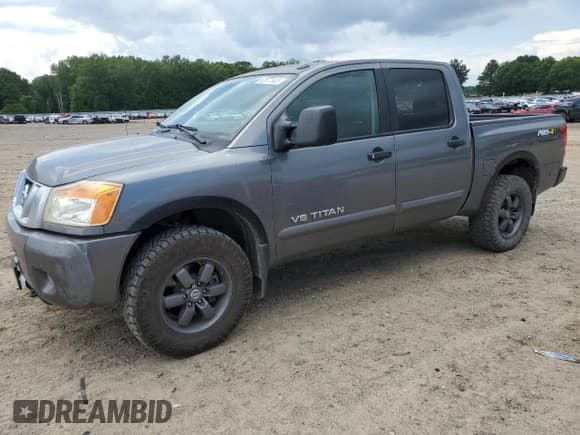 ✅ 2015 Nissan Titan Pro-4X • VIN: 1N6BA0EC7FN502411 • Lot: 62677635. Wystawiony na Copart z przebiegiem 123 822 mil. Bezpłatny archiwum sprzedaży aukcyjnych z USA i szczegółowy raport historii pojazdu na DreamBid. Zdjęcie 1.