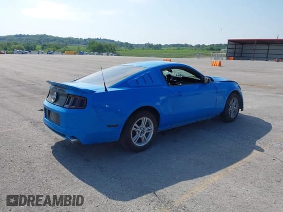 ✅ 2014 Ford Mustang V6 • VIN: 1ZVBP8AM5E5250006 • Lot: 42253136. Listed on IAAI with Not provided. Free auction sales archive from the USA and detailed vehicle history report at DreamBid. Image 4.