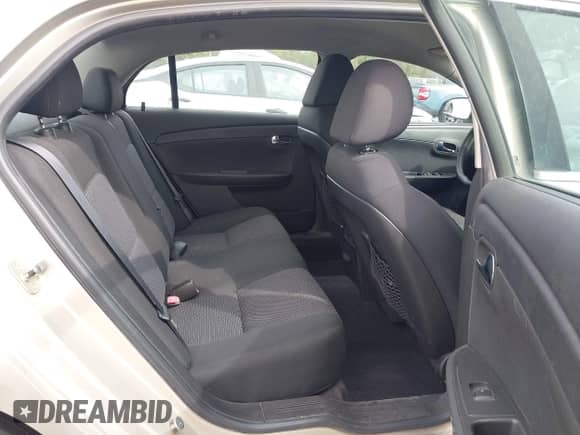 2010 Chevrolet Malibu 1LT z VIN 1G1ZC5EB0AF323011, wystawiony jako IAAI lot #43424255 z przebiegiem 116 375 mil mil oraz . Historia ofert i sprzedaży dostępna na DreamBid. Obrazek 8.