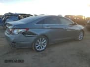 ✅ 2013 Hyundai Sonata SE • VIN: 5NPEC4AC3DH768335 • Лот: 90243145. Опубликован ранее на Copart с пробегом 131 241 миль. Бесплатный доступ к архиву аукционных продаж из США и подробный отчёт об истории автомобиля на DreamBid. Изображение 3.