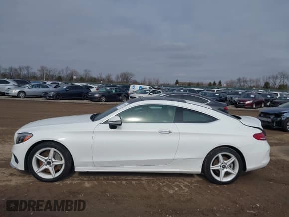 ✅ 2018 Mercedes-Benz C 300 • VIN: WDDWJ4KB9JF707390 • Lot: 41541150. Listed on IAAI with 92,045 mi. Free auction sales archive from the USA and detailed vehicle history report at DreamBid. Image 14.