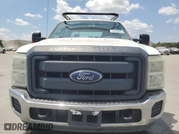 ✅ 2015 Ford F-250 XL • VIN: 1FT7W2AT1FEA73987 • Lot: 54920885. Listed on Copart with 210,884 mi. Free auction sales archive from the USA and detailed vehicle history report at DreamBid. Image 5.
