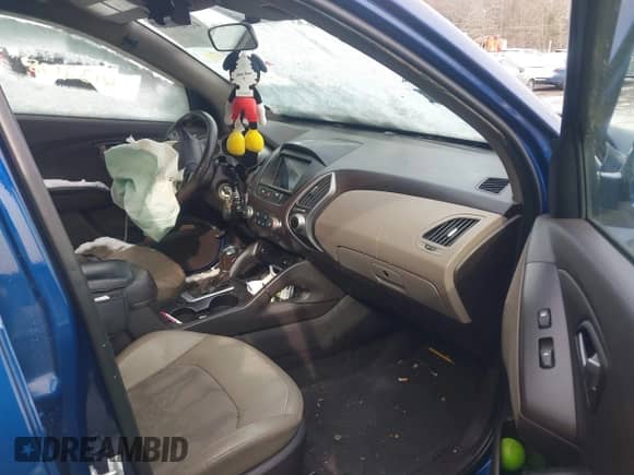 2014 Hyundai Tucson Limited with VIN KM8JUCAG1EU923895, listed as a IAAI auction lot 43296605 with 259,486 mi miles and . Bid and sale history available at DreamBid. Image 5.