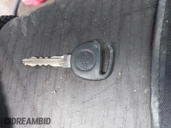 ✅ 2007 Chevrolet Silverado 1500 Work Truck • VIN: 1GCEC19X97Z643665 • Lot: 42704600. Listed on IAAI with 241,138 mi. Free auction sales archive from the USA and detailed vehicle history report at DreamBid. Image 11.