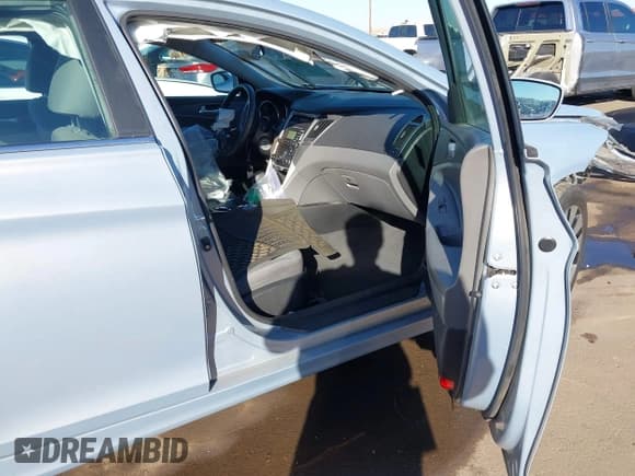 ✅ 2011 Hyundai Sonata GLS • VIN: 5NPEB4AC4BH084829 • Лот: 43573479. Опубликован ранее на IAAI с пробегом Не указан. Бесплатный доступ к архиву аукционных продаж из США и подробный отчёт об истории автомобиля на DreamBid. Изображение 5.