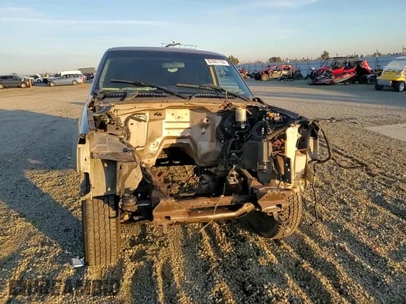 ✅ 2000 GMC Sierra 1500 SLE • VIN: 1GTEK14TXYZ273870 • Лот: 87447194. Опубликован ранее на Copart с пробегом Не указан. Бесплатный доступ к архиву аукционных продаж из США и подробный отчёт об истории автомобиля на DreamBid. Изображение 11.