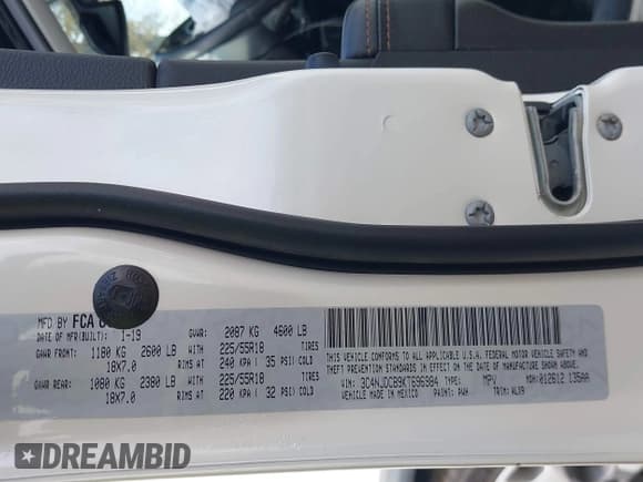 ✅ 2019 Jeep Compass Limited • VIN: 3C4NJDCB9KT696984 • Lot: 43644147. Wystawiony na IAAI z przebiegiem 104 992 mil. Bezpłatny archiwum sprzedaży aukcyjnych z USA i szczegółowy raport historii pojazdu na DreamBid. Zdjęcie 9.