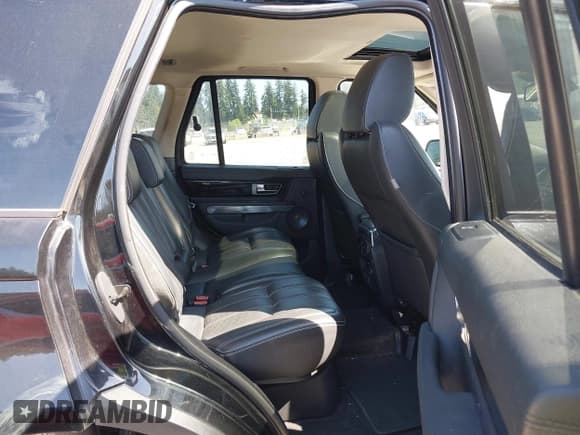 ✅ 2010 Land Rover Range Rover Sport HSE Lux • VIN: SALSK2D47AA238928 • Lot: 42762024. Wystawiony na IAAI z przebiegiem 265 751 mil. Bezpłatny archiwum sprzedaży aukcyjnych z USA i szczegółowy raport historii pojazdu na DreamBid. Zdjęcie 8.